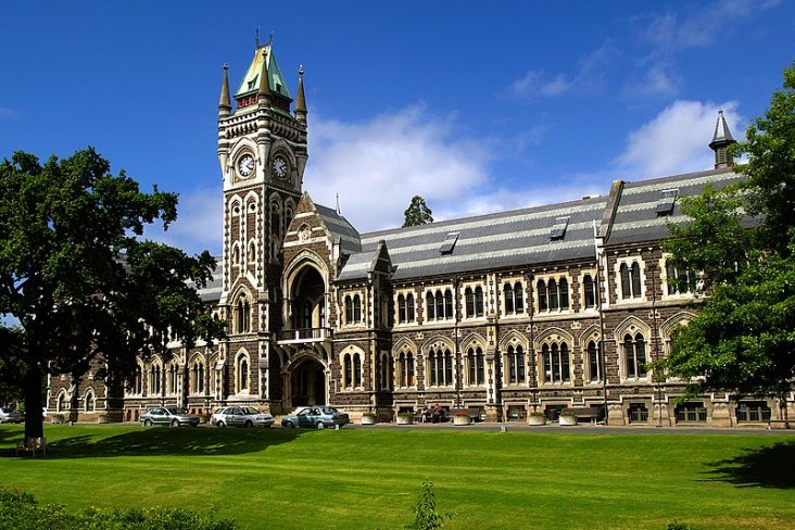 Picture of the clocktower at the University of Otago